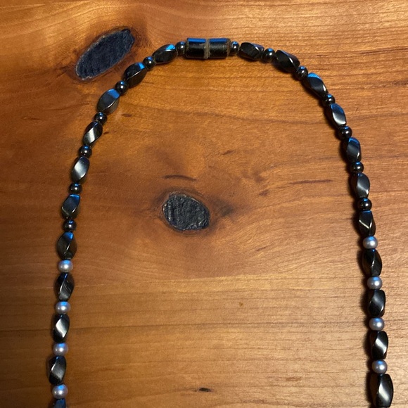 Black and silver beaded necklace - Picture 4 of 4